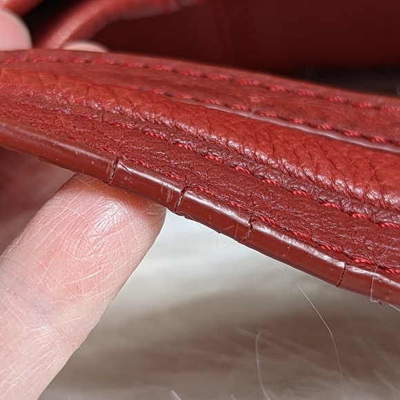 Pour La Victoire Red Pebbled Leather Hobo Shoulder Bag Large - Picture 11 of 14